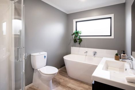 Photo of property in 48 Te Ara O Roimata, Wainuiomata, Lower Hutt, 5014