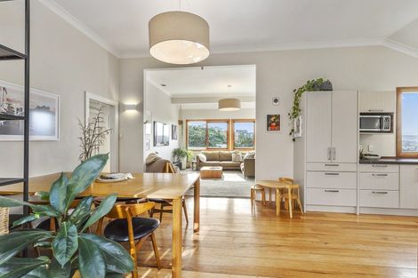 Photo of property in 118 Sutherland Road, Melrose, Wellington, 6023