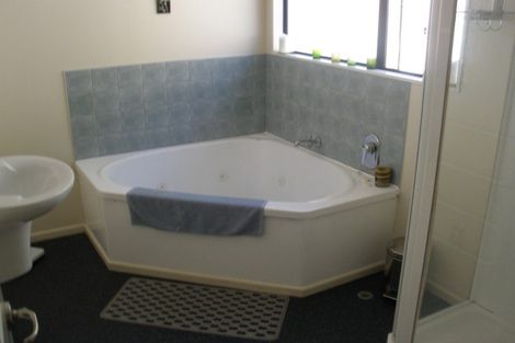 Photo of property in 35 Jackson Street, Island Bay, Wellington, 6023