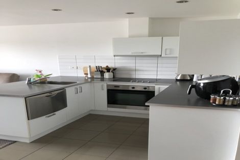 Photo of property in 4c/71 Spencer Road, Oteha, Auckland, 0632