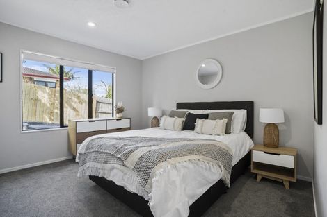 Photo of property in 66b Kurnell Drive, Botany Downs, Auckland, 2010