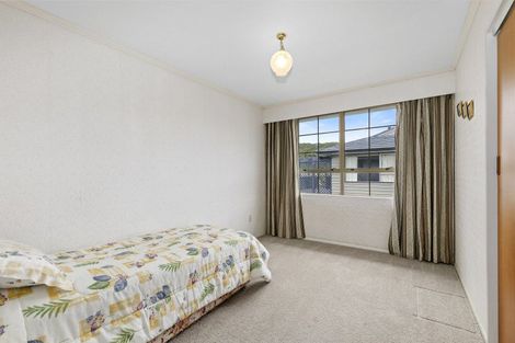 Photo of property in 32 De Menech Grove, Avalon, Lower Hutt, 5011