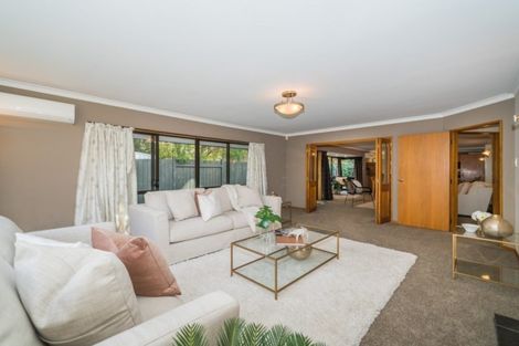 Photo of property in 4 Dresdan Court, Hokowhitu, Palmerston North, 4410