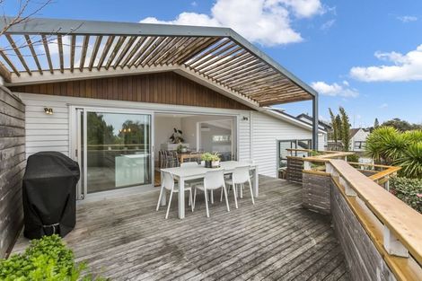 Photo of property in 681 East Coast Road, Browns Bay, Auckland, 0630