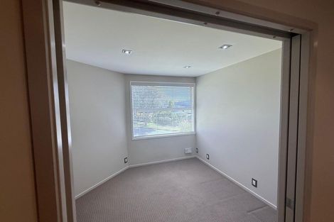 Photo of property in 112 Kittiwake Drive, Schnapper Rock, Auckland, 0632