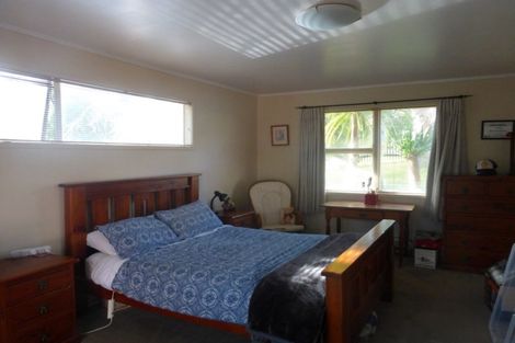 Photo of property in 59 Captain Scott Road, Glen Eden, Auckland, 0602