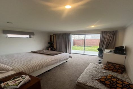 Photo of property in 33 Shrule Place, Huntington, Hamilton, 3210