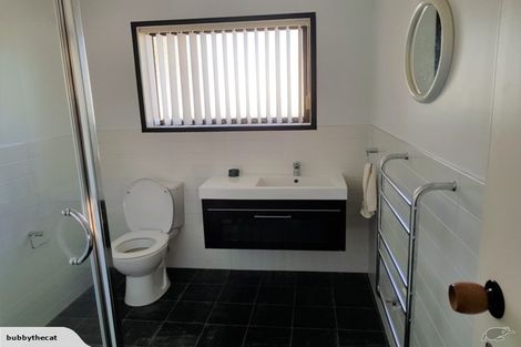 Photo of property in 2/226 Centreway Road, Orewa, 0931