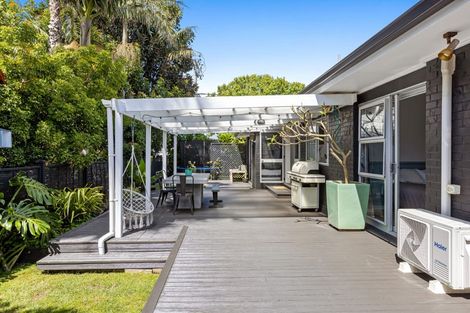 Photo of property in 26 Doment Crescent, Orewa, 0931