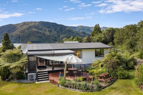 Photo of property in 5 Okiwa Place, Anakiwa, Picton, 7281