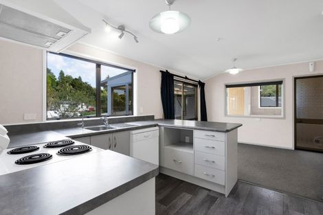 Photo of property in 87 Heta Road, Highlands Park, New Plymouth, 4312