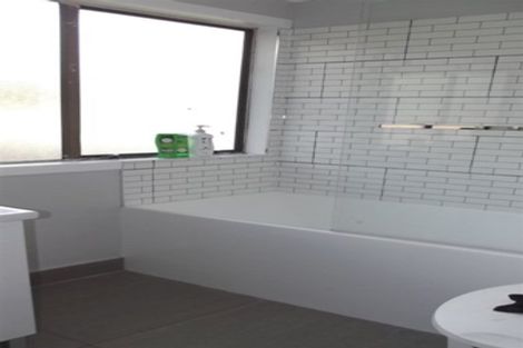 Photo of property in 71 Chichester Drive, Rosehill, Papakura, 2113