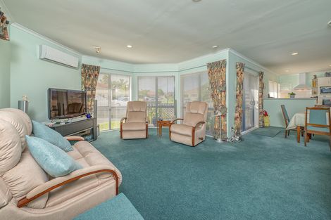 Photo of property in 21 Castlemaine Close, Dannemora, Auckland, 2016