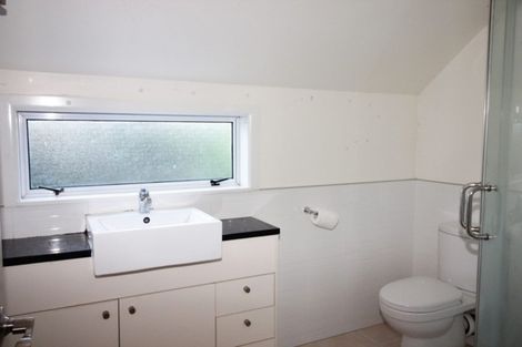 Photo of property in 1/10 Copperfield Terrace, Mellons Bay, Auckland, 2014