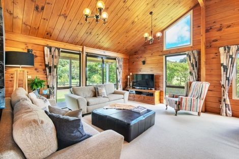 Photo of property in 10 Mcmurdo Road, South Head, Helensville, 0874