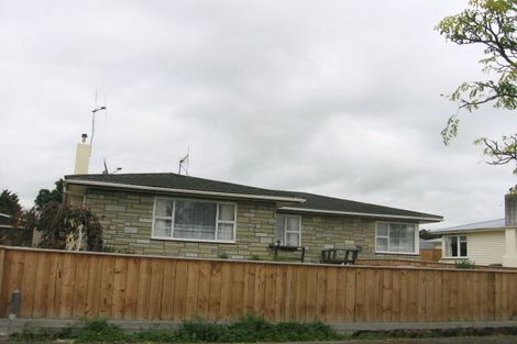 Photo of property in 16 Ellesmere Crescent, Highbury, Palmerston North, 4412