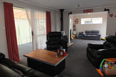 Photo of property in 10 Harrod Avenue, Foxton Beach, Foxton, 4815
