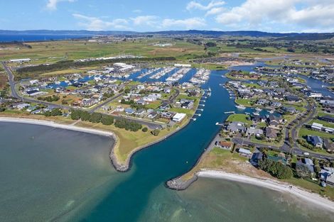 Photo of property in 23 Fred Carr Place, One Tree Point, 0118