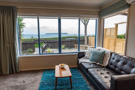 Photo of property in 64 Motuhara Road, Plimmerton, Porirua, 5026