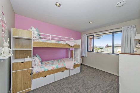 Photo of property in 2 Goldie Place, Rolleston, 7614