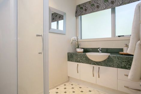 Photo of property in 96 Wakeman Road, Acacia Bay, Taupo, 3330