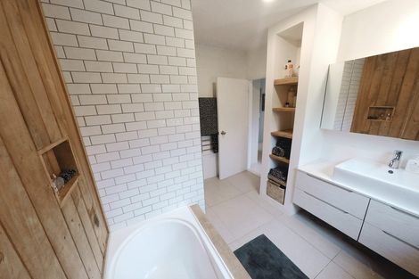 Photo of property in 333 Motutara Road, Muriwai, Waimauku, 0881