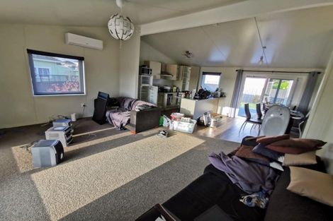 Photo of property in 10 Karaka Street, Castlecliff, Whanganui, 4501