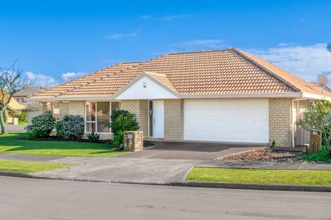 Photo of property in 2 Chale Place, Somerville, Auckland, 2014