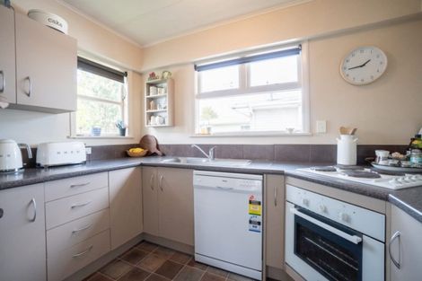 Photo of property in 16 Cavendish Crescent, Awapuni, Palmerston North, 4412