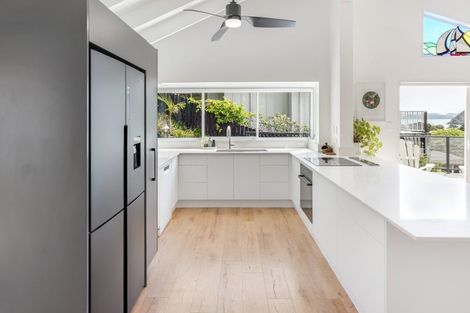 Photo of property in 11 Long Beach Road, Russell, 0202