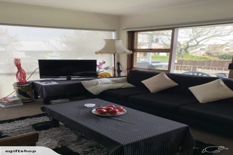 Photo of property in 1/15 Bramley Drive, Farm Cove, Auckland, 2012