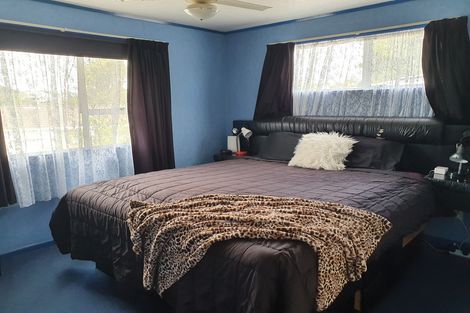 Photo of property in 60 Keegan Drive, Massey, Auckland, 0614