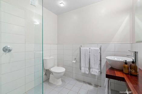 Photo of property in 33 Myrtle Crescent, Mount Cook, Wellington, 6021