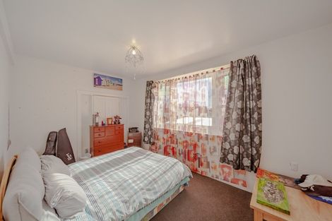 Photo of property in 69 Charlotte Street, Takapau, 4203