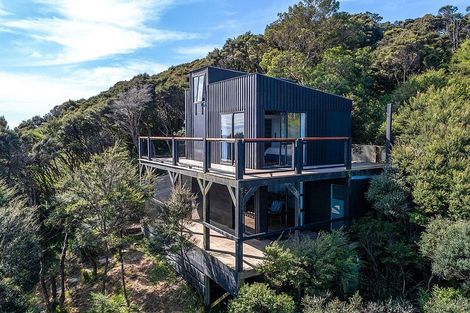 Photo of property in 27 Okoka Road, Omiha, Waiheke Island, 1081