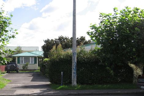 Photo of property in 1/1 Taikata Road, Te Atatu Peninsula, Auckland, 0610