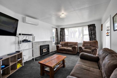 Photo of property in 15a Pratt Street, Waitara, 4320