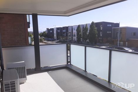 Photo of property in 2/22 Kerewhenua Crescent, Hobsonville, 0616