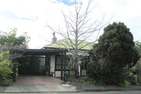 Photo of property in 19 Havelock Road, Hospital Hill, Napier, 4110