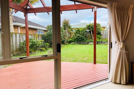 Photo of property in 1c Picasso Drive, West Harbour, Auckland, 0618