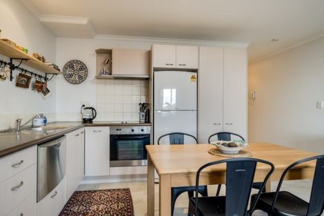 Photo of property in Paramount Apartments, 4/281 Maunganui Road, Mount Maunganui, 3116