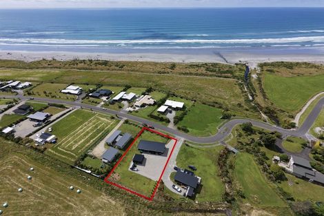 Photo of property in 5 Elley Drive, Carters Beach, Westport, 7825