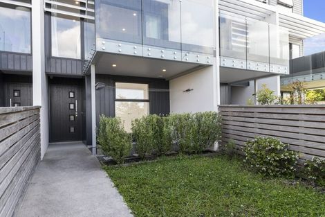 Photo of property in 40 Memorial Park Lane, Hobsonville, Auckland, 0618