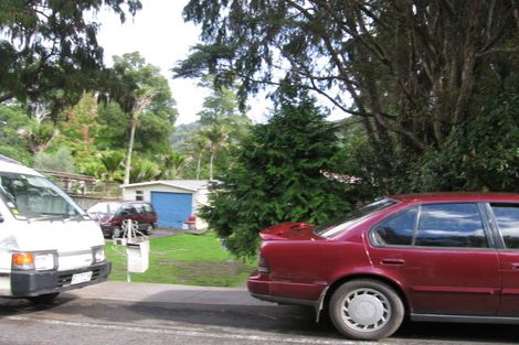 Photo of property in 25 Hollywood Avenue, Titirangi, Auckland, 0604