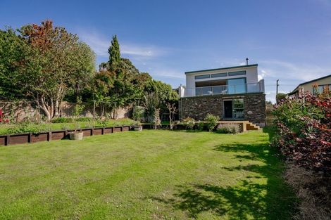 Photo of property in 77 Kent Street, Kingston, Athol, 9793