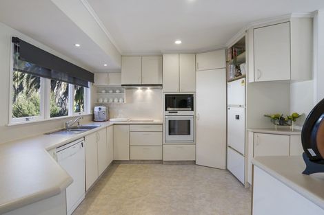 Photo of property in 6 Regal Place, Forrest Hill, Auckland, 0620