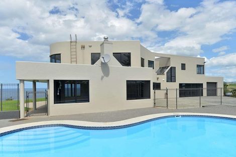 Photo of property in 696 Taiharuru Road, Taiharuru, Onerahi, 0192