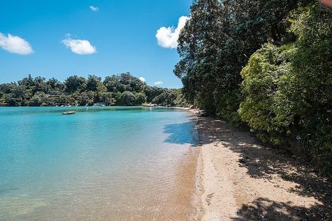 Photo of property in 27 Okoka Road, Omiha, Waiheke Island, 1081