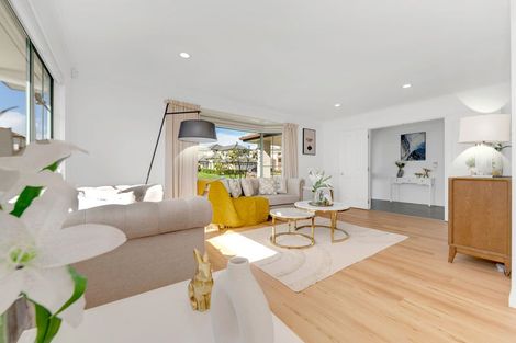 Photo of property in 5 Point View Link, East Tamaki Heights, Auckland, 2016