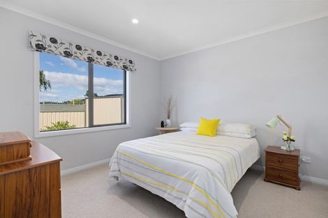 Photo of property in 1 Holcombrooke Lane, Welcome Bay, Tauranga, 3175